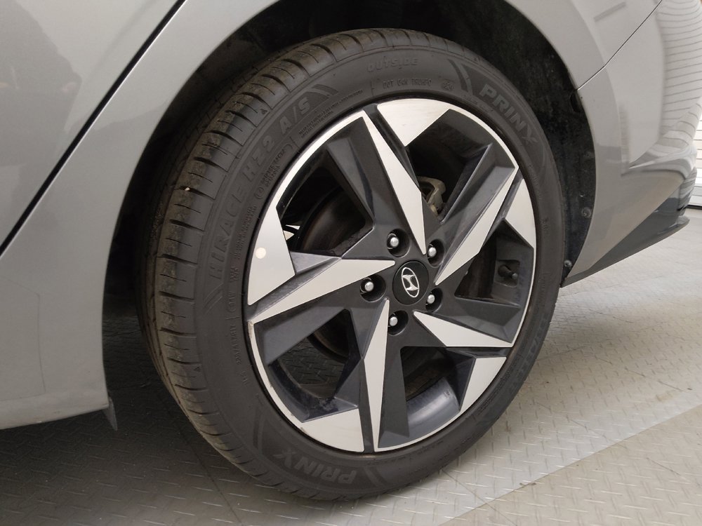 Used 2021 Hyundai Elantra Limited FWD image 31