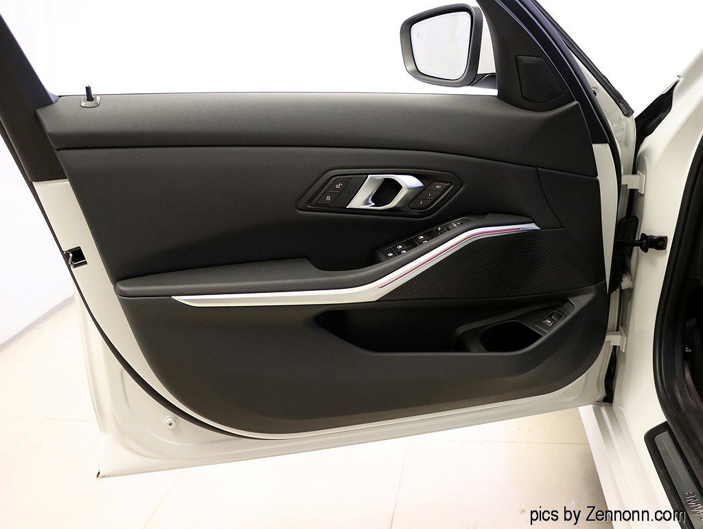 Certified 2025 BMW 330i xDrive Sedan image 25