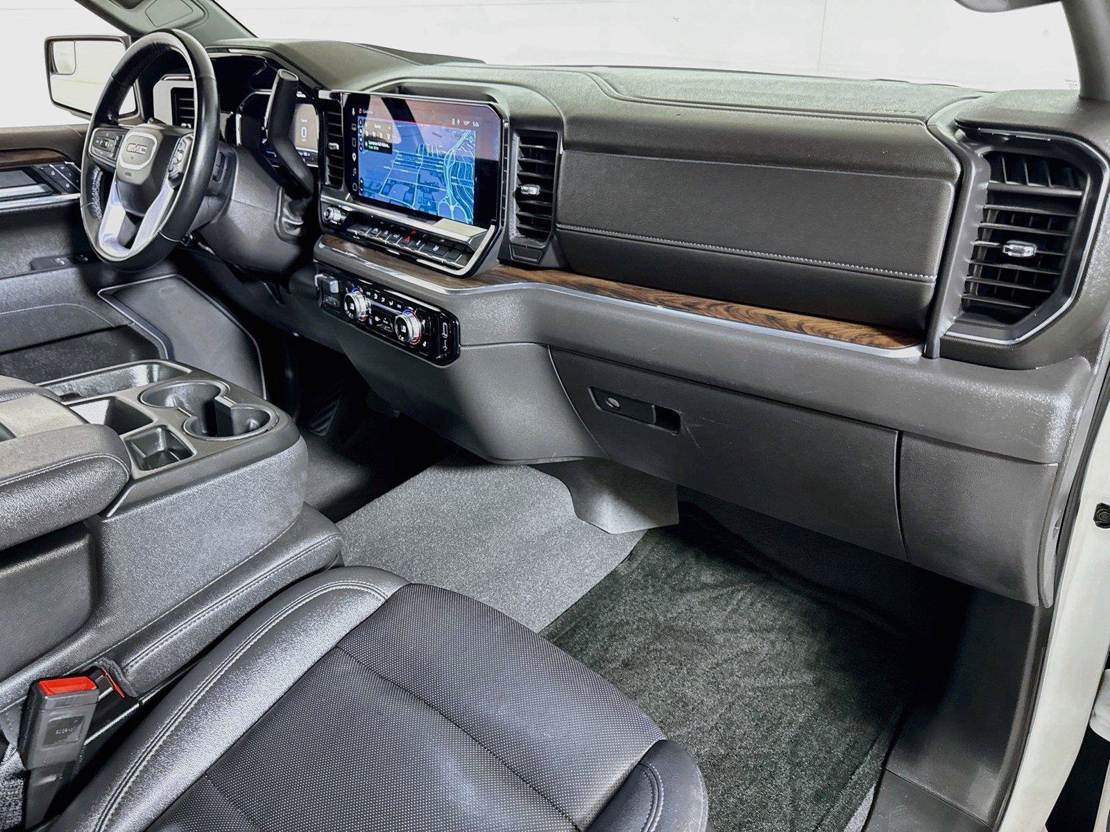 Certified 2025 GMC Sierra 1500 SLT RWD image 27