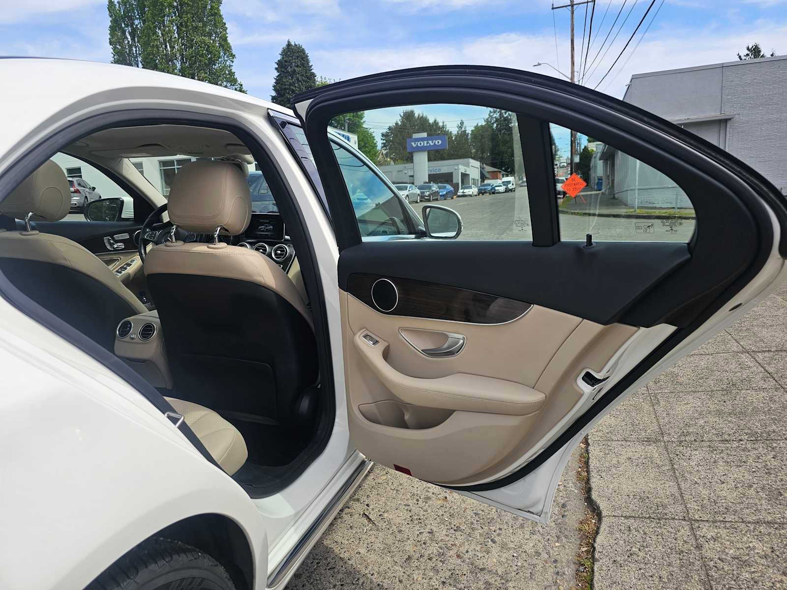 Used 2017 Mercedes-Benz C 300 4MATIC Sedan image 13