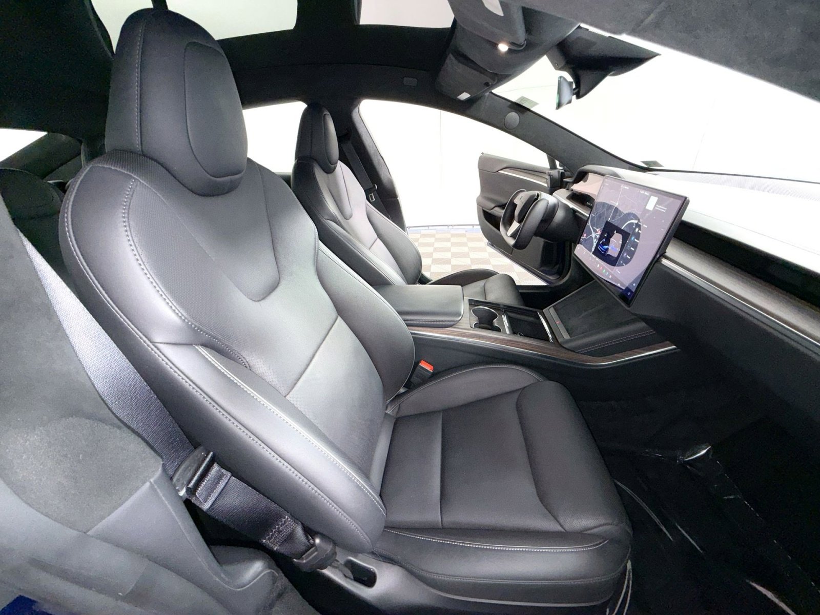 Used 2021 Tesla Model S Plaid image 27