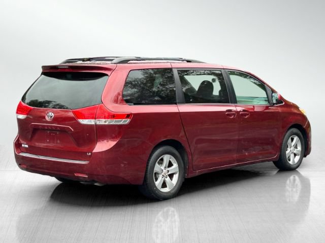 Used 2011 Toyota Sienna LE w/ Towing Pkg FWD image 4