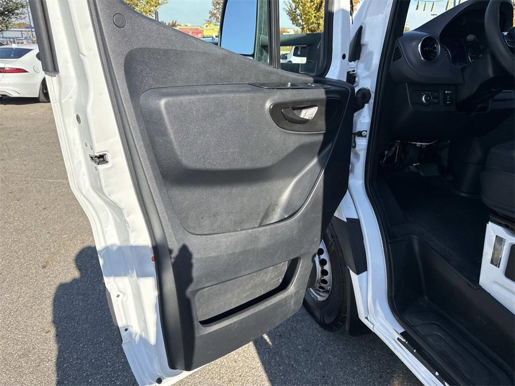 Used 2019 Mercedes-Benz Sprinter 170 w/ Chrome Grille Package image 13