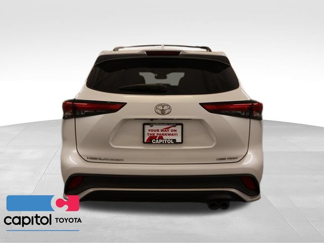Used 2023 Toyota Highlander XSE AWD/4WD image 2