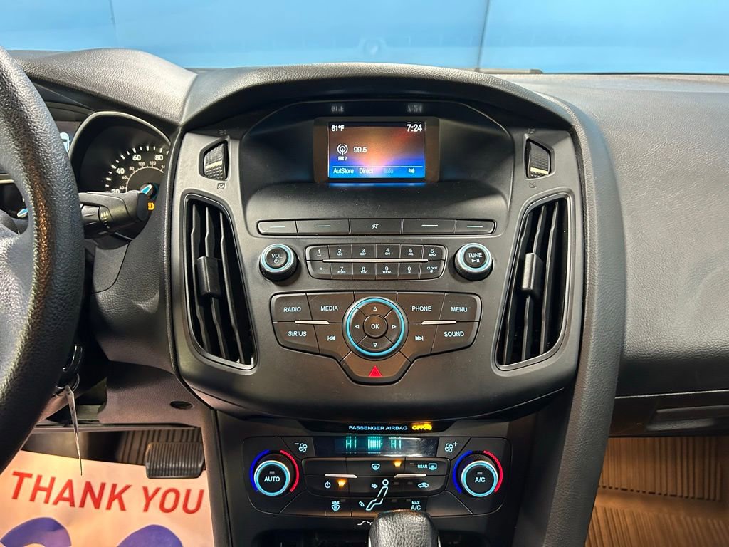 Used 2018 Ford Focus SE w/ SE Appearance Package image 26