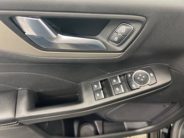 Used 2022 Ford Escape SEL image 13