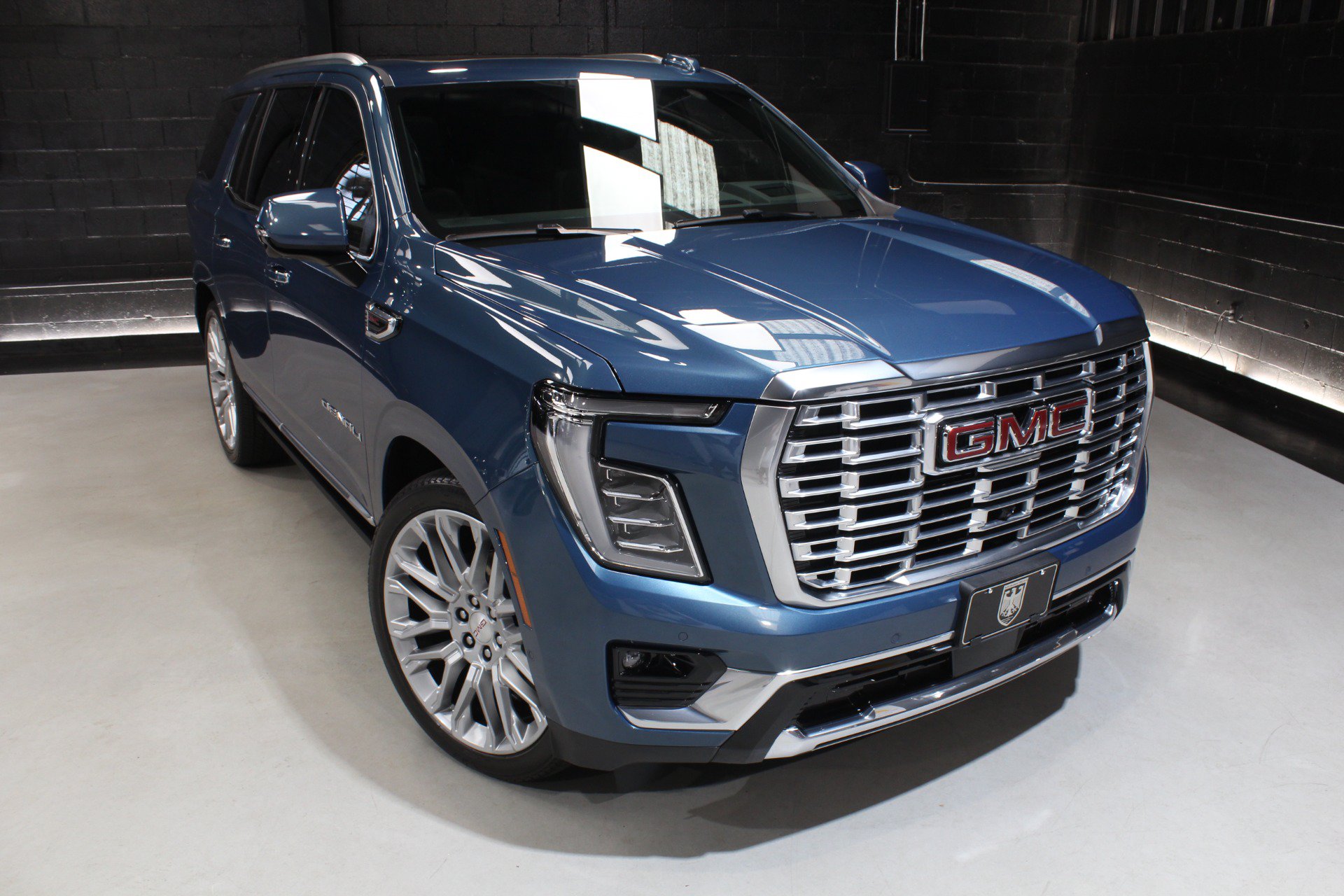 Used 2025 GMC Yukon Denali w/ Denali Reserve Package AWD/4WD image 12