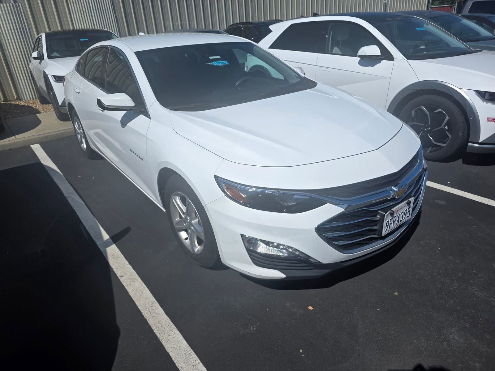 Used 2023 Chevrolet Malibu LT FWD image 2
