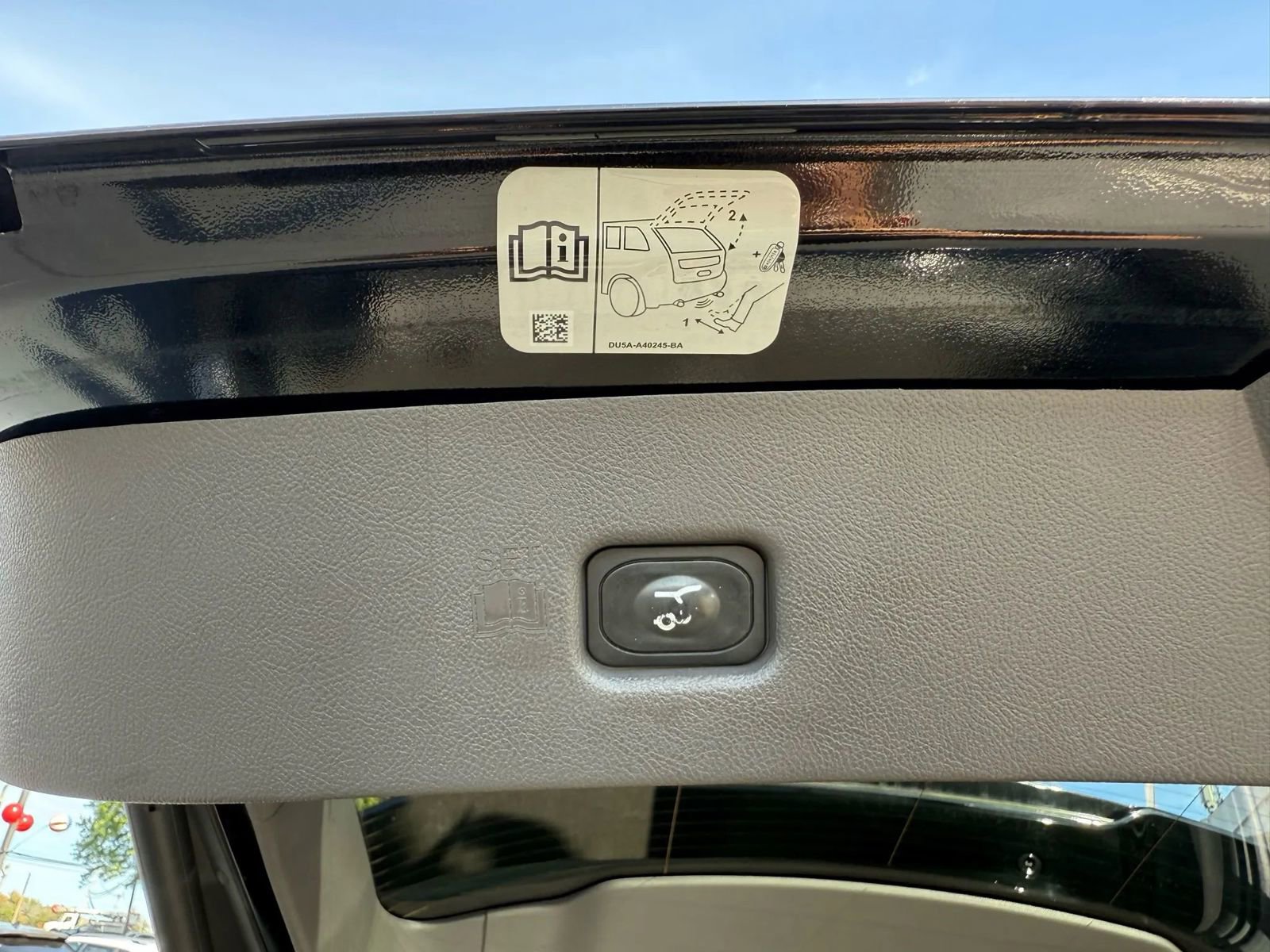 Used 2019 Lincoln Nautilus Select image 42