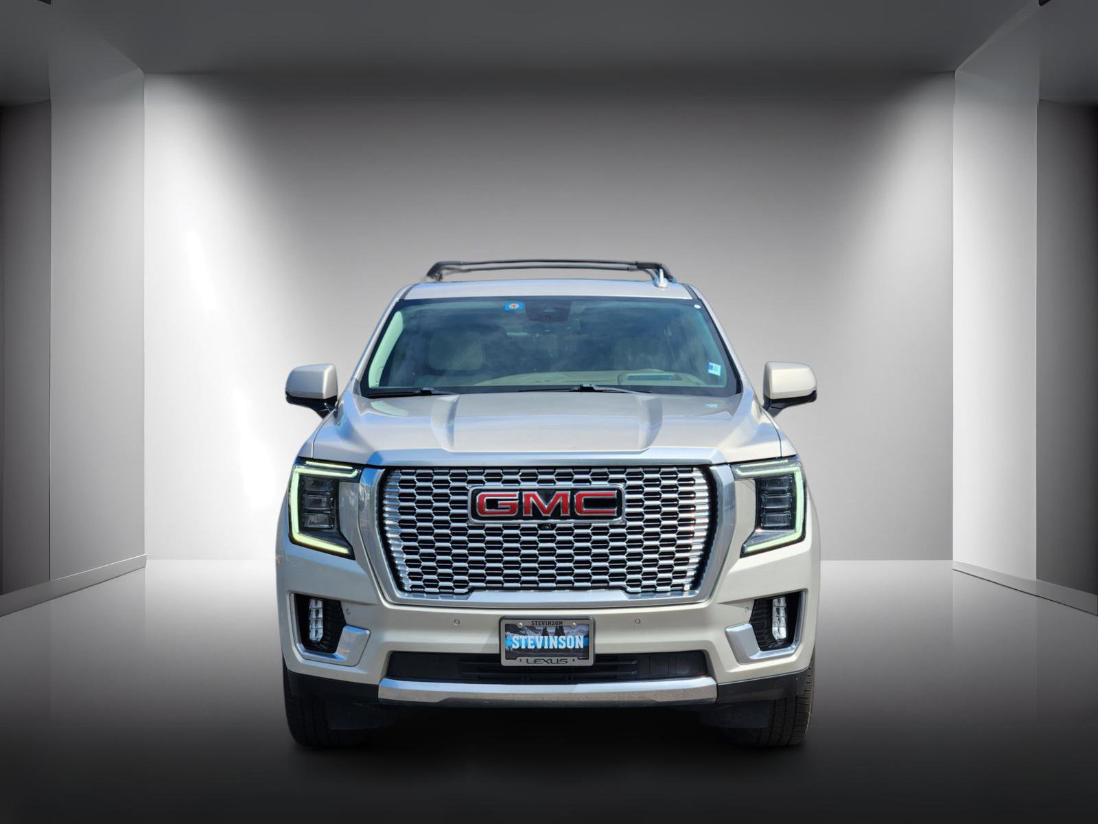 Used 2023 GMC Yukon XL Denali AWD/4WD image 5