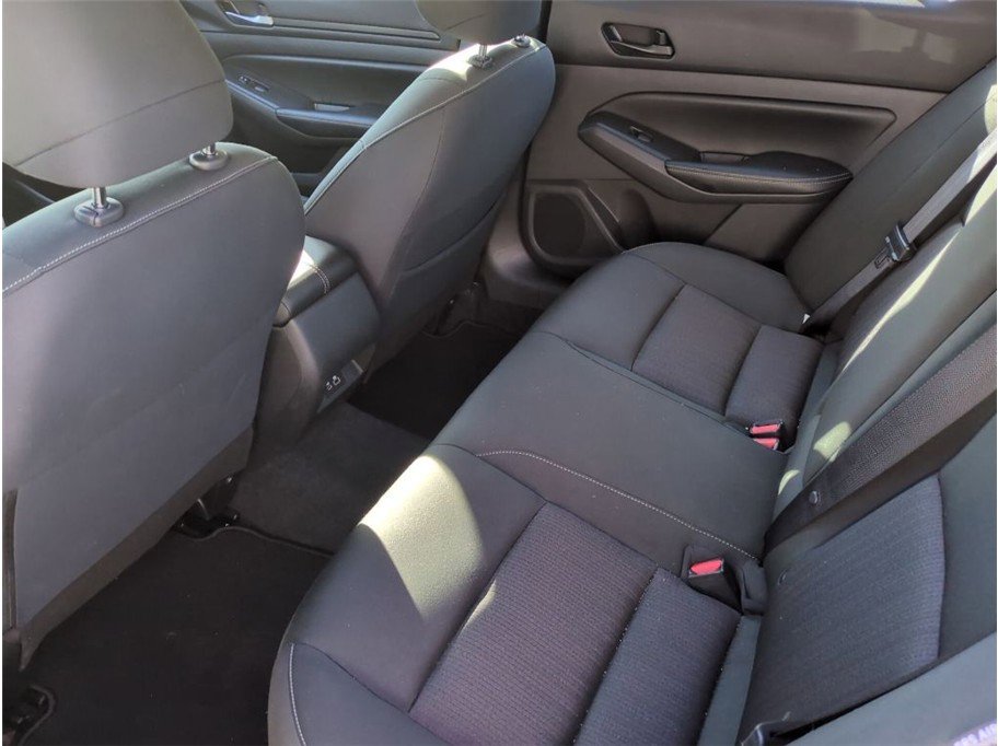 Used 2024 Nissan Altima 2.5 SV image 12