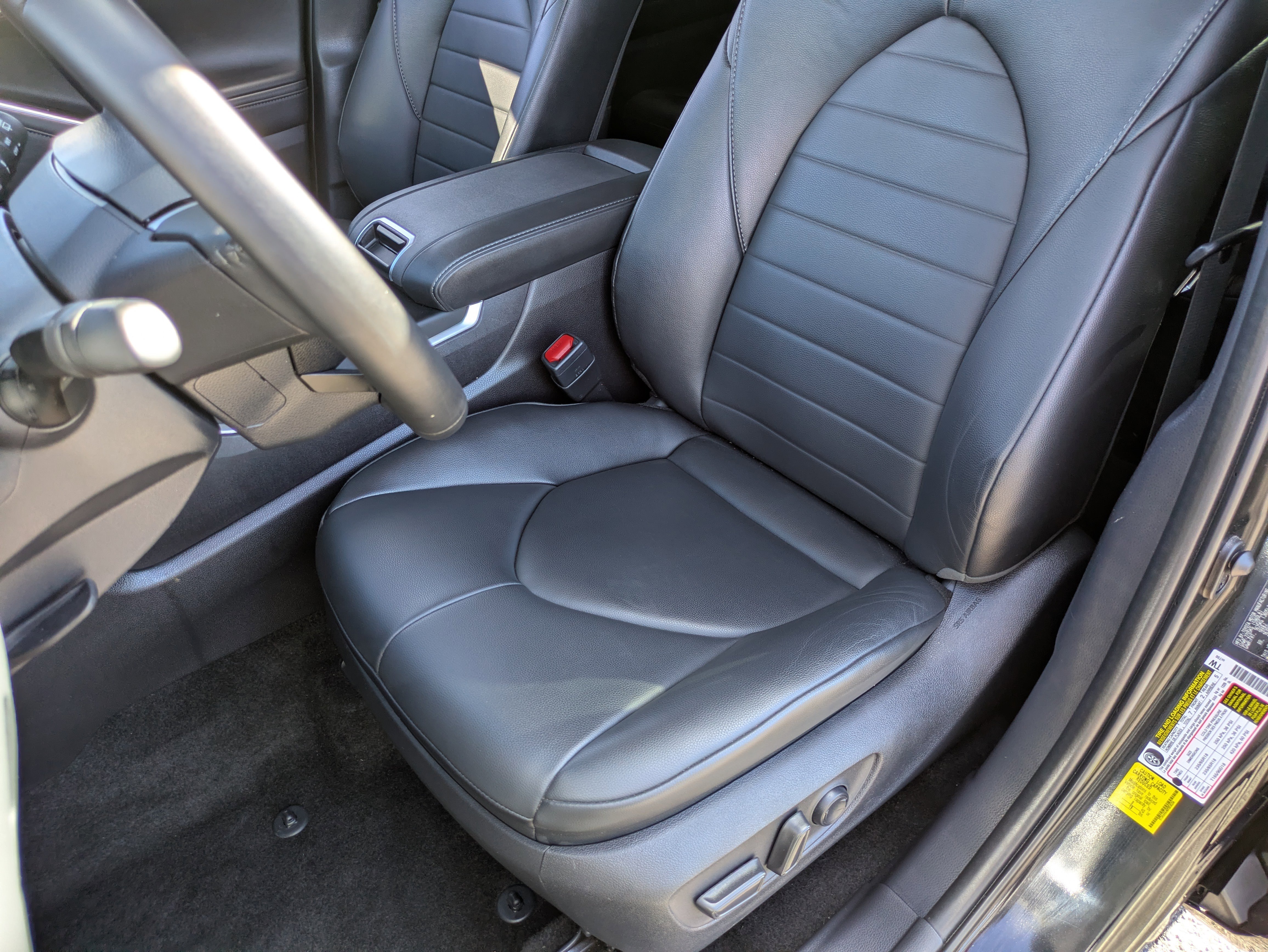 Used 2024 Toyota Highlander XLE image 19