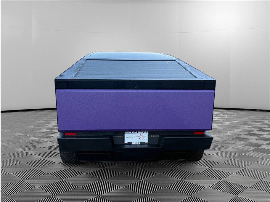 Used 2025 Tesla Cybertruck AWD Crew Cab image 4