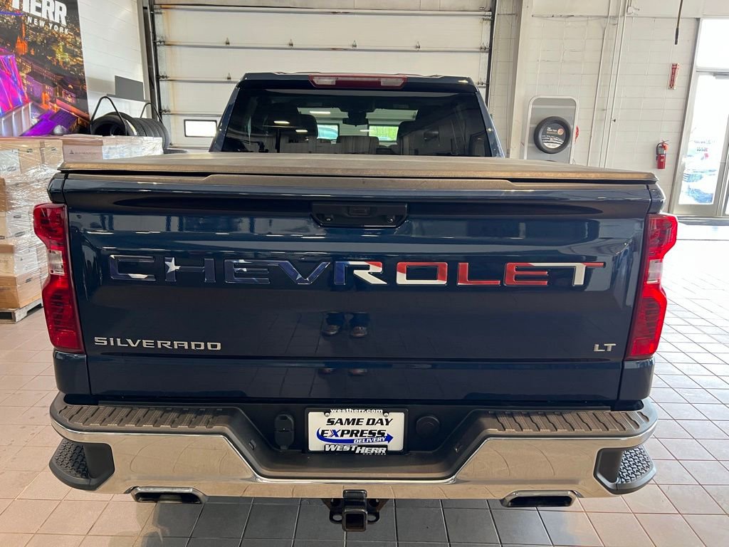 Used 2022 Chevrolet Silverado 1500 LT w/ Z71 Off-Road Package AWD/4WD image 7