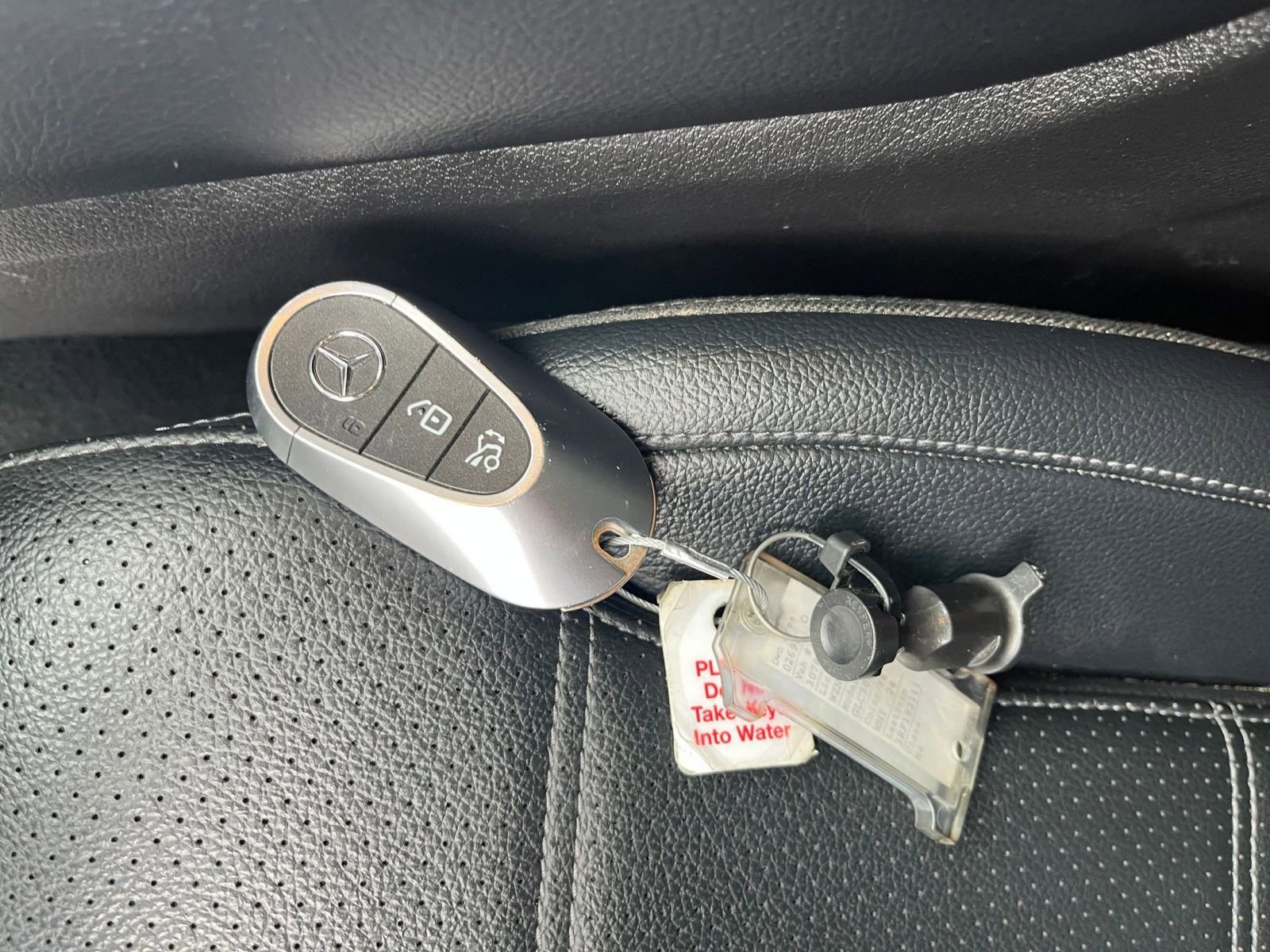 Used 2024 Mercedes-Benz GLC 300 image 21