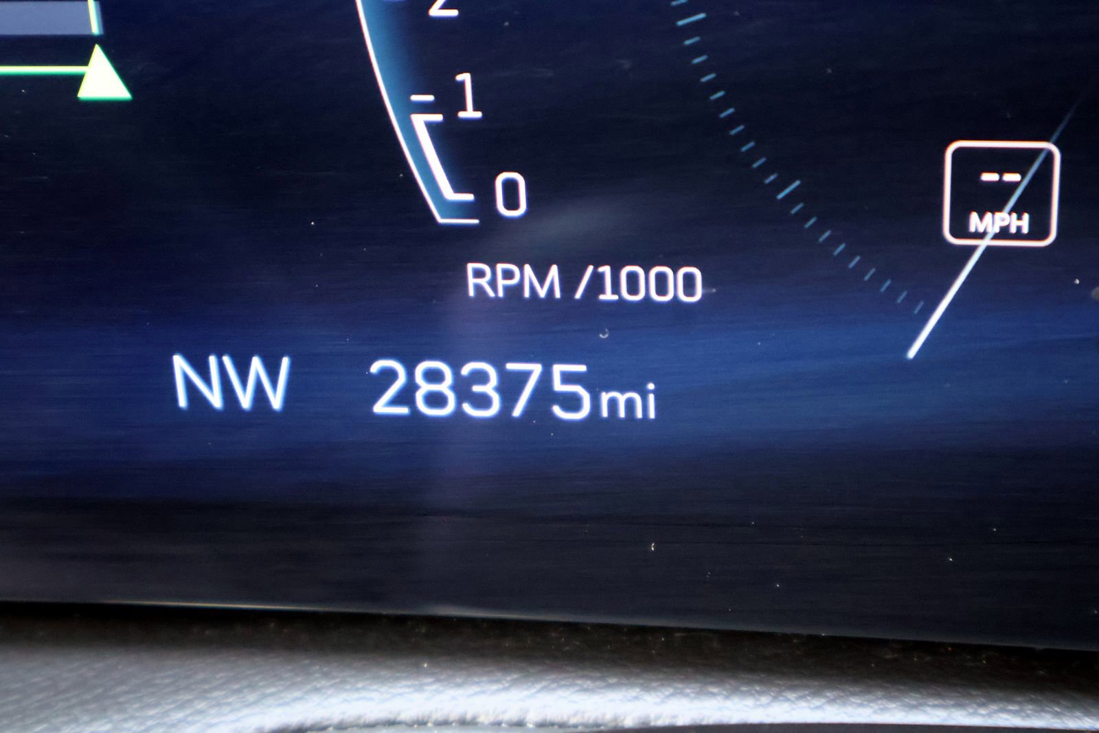 Used 2025 Cadillac XT4 Premium Luxury image 35