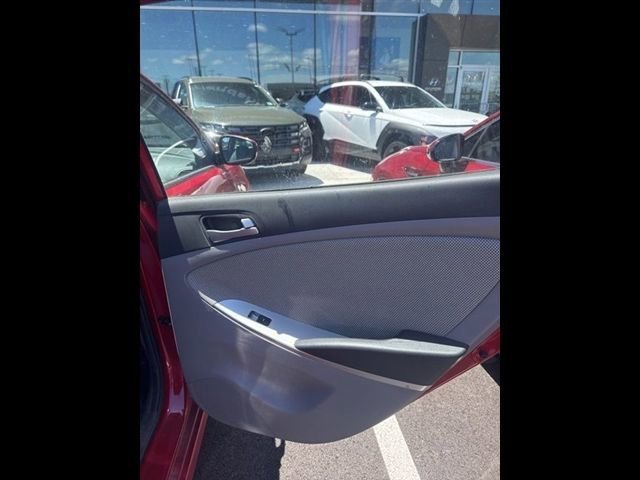 Used 2013 Hyundai Accent GS FWD image 7