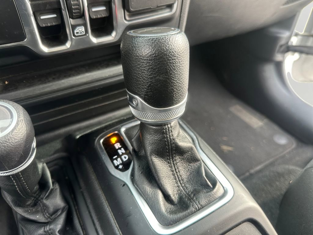 Used 2023 Jeep Gladiator Sport image 18