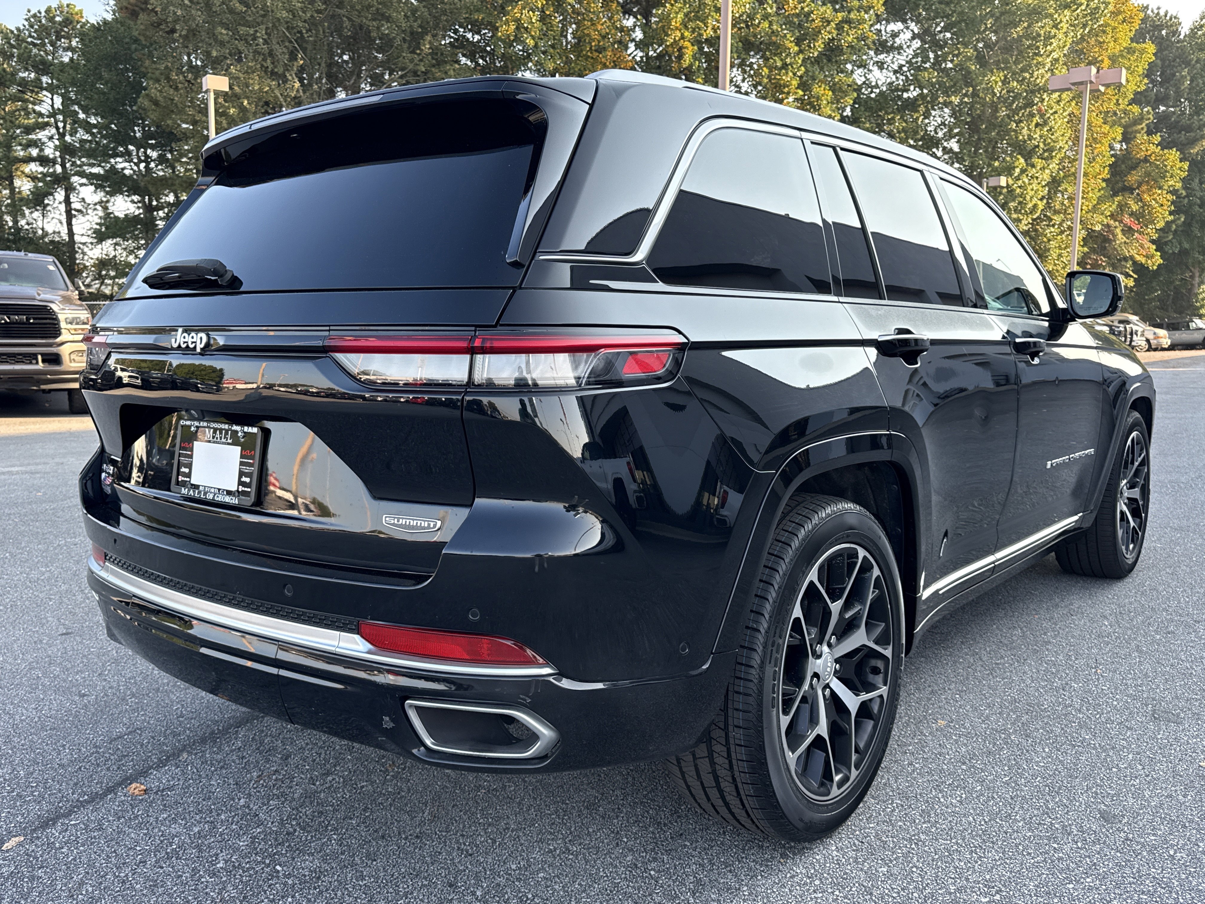 Used 2022 Jeep Grand Cherokee Summit image 6