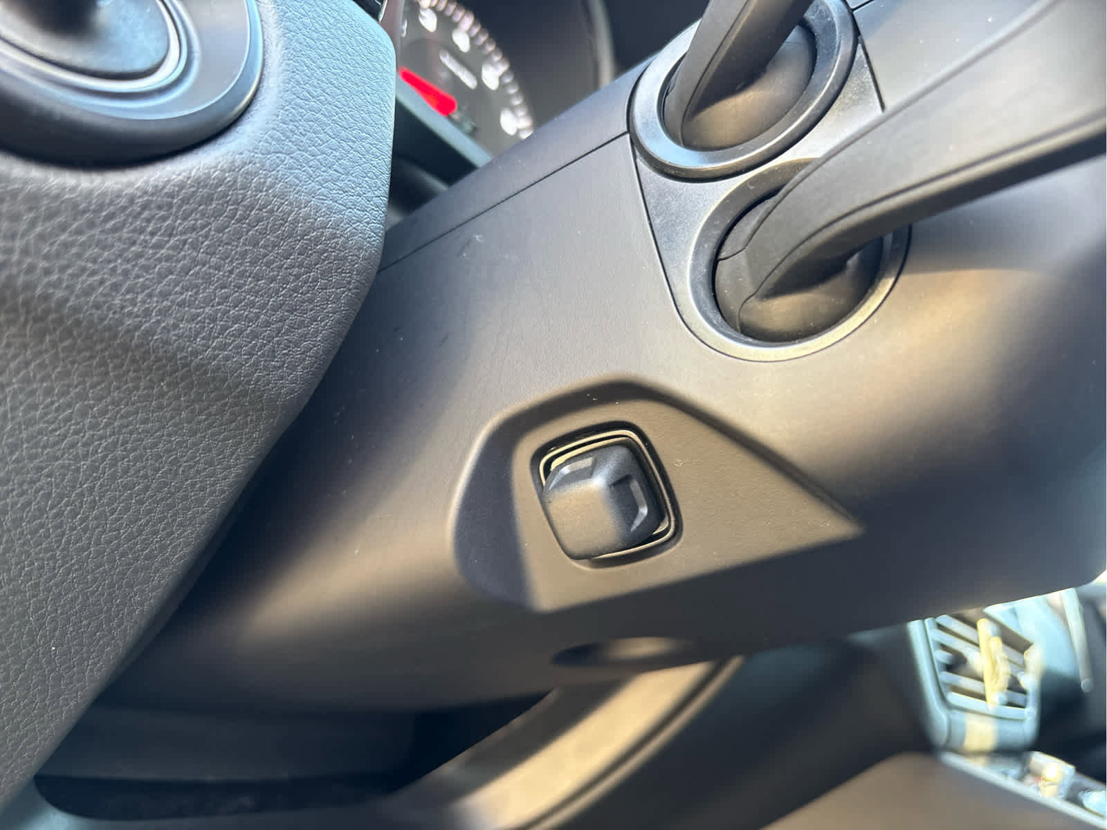 Used 2022 Porsche Cayenne Platinum Edition image 22