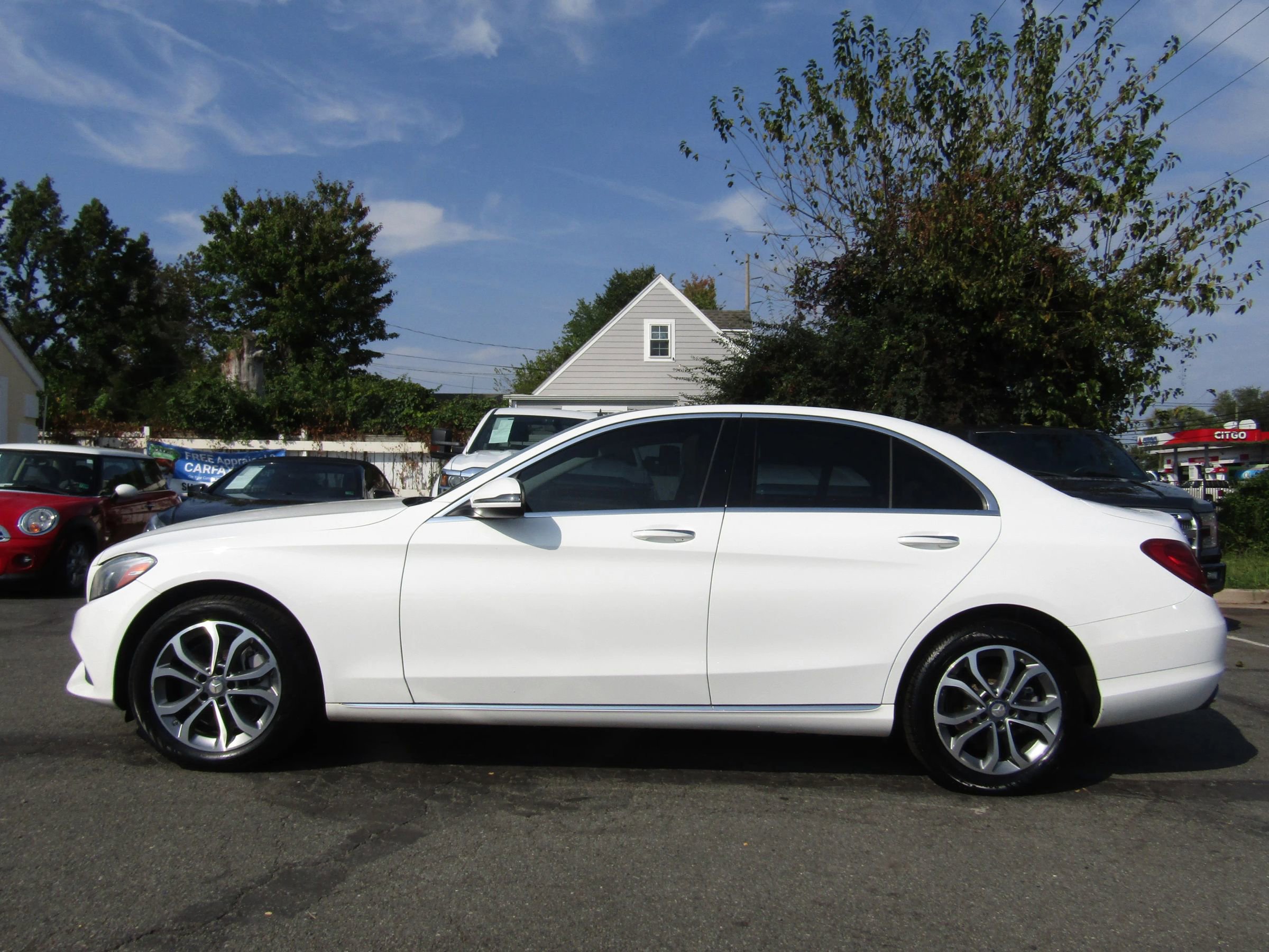 Used 2017 Mercedes-Benz C 300 4MATIC Sedan image 4