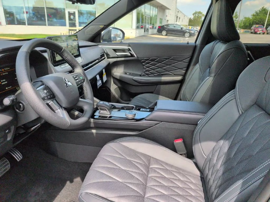 New 2026 Mitsubishi Outlander SEL Black Edition AWD/4WD image 18
