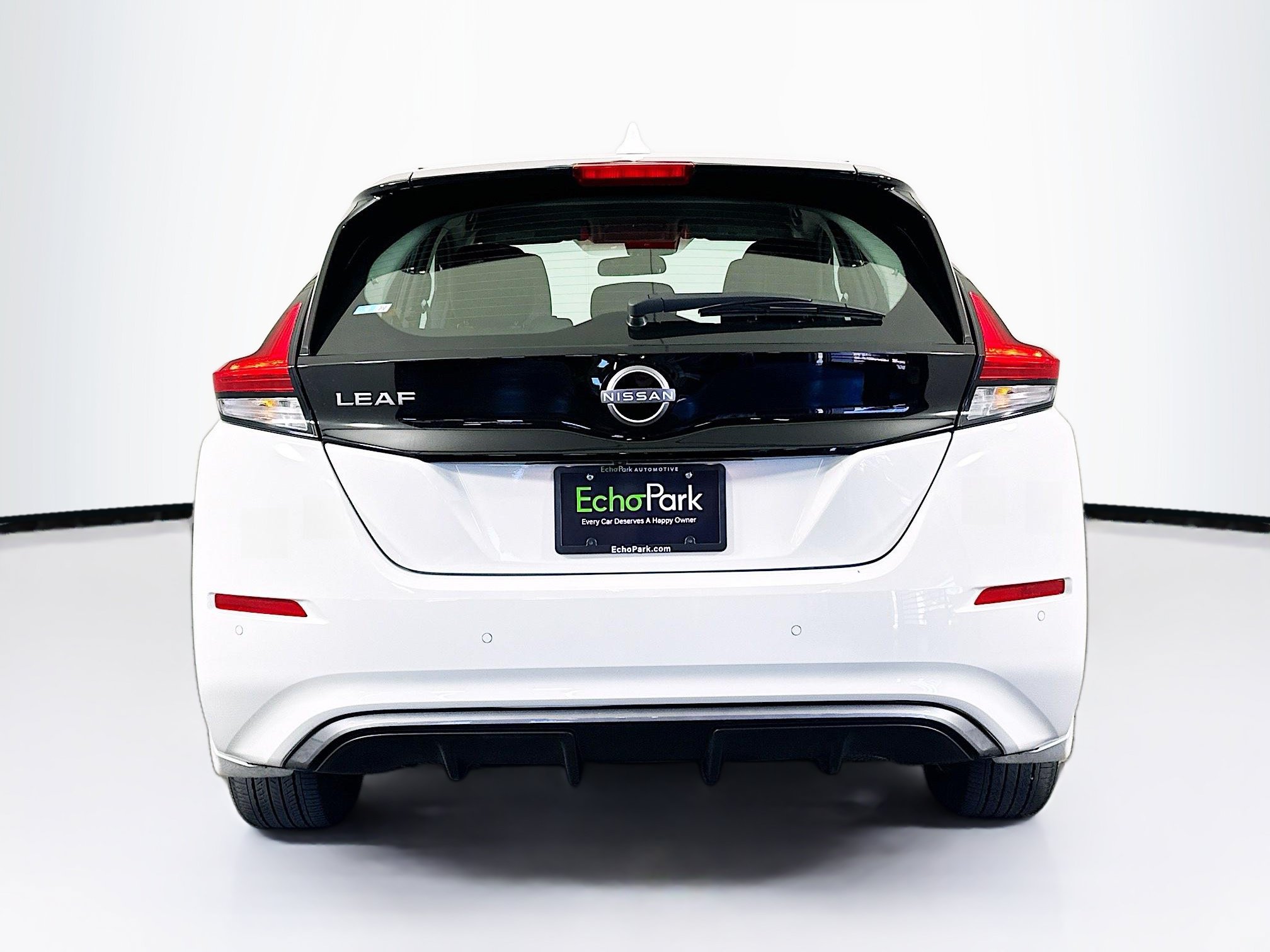 Used 2025 Nissan Leaf S FWD image 7