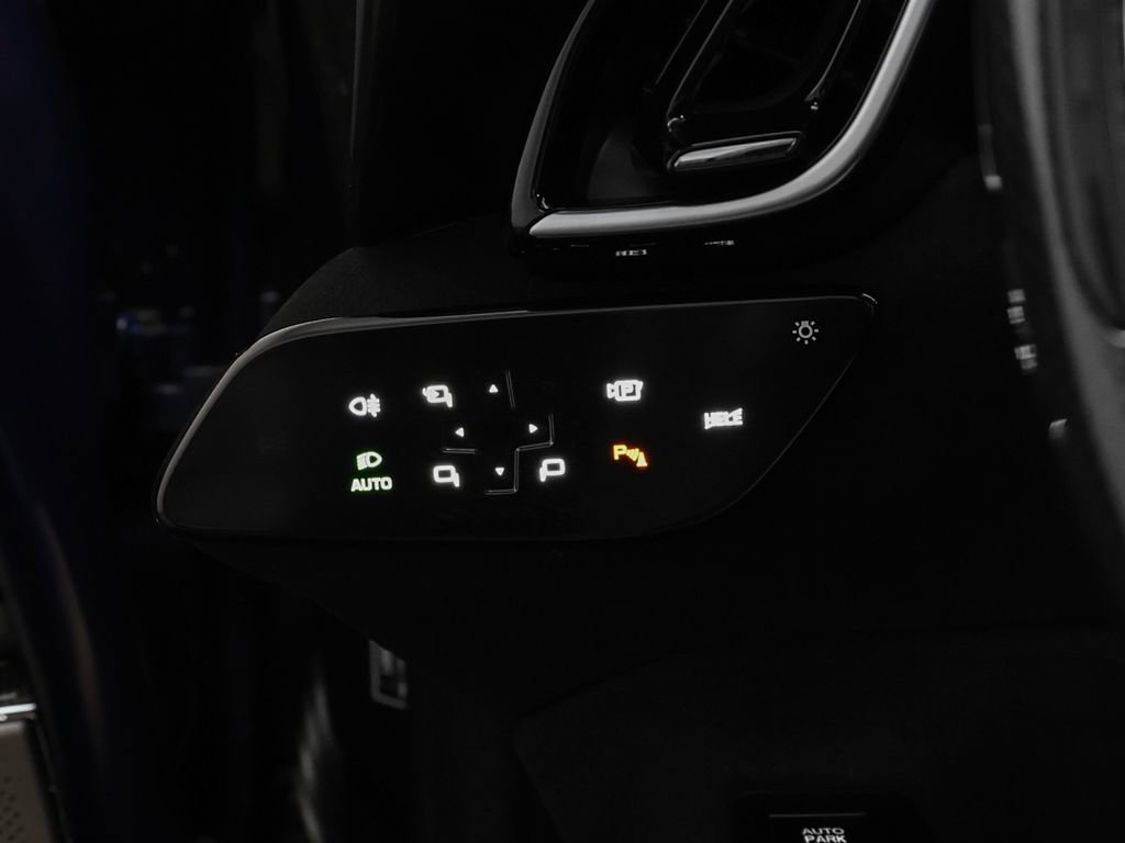 Certified 2025 Ferrari Roma Spider RWD image 44
