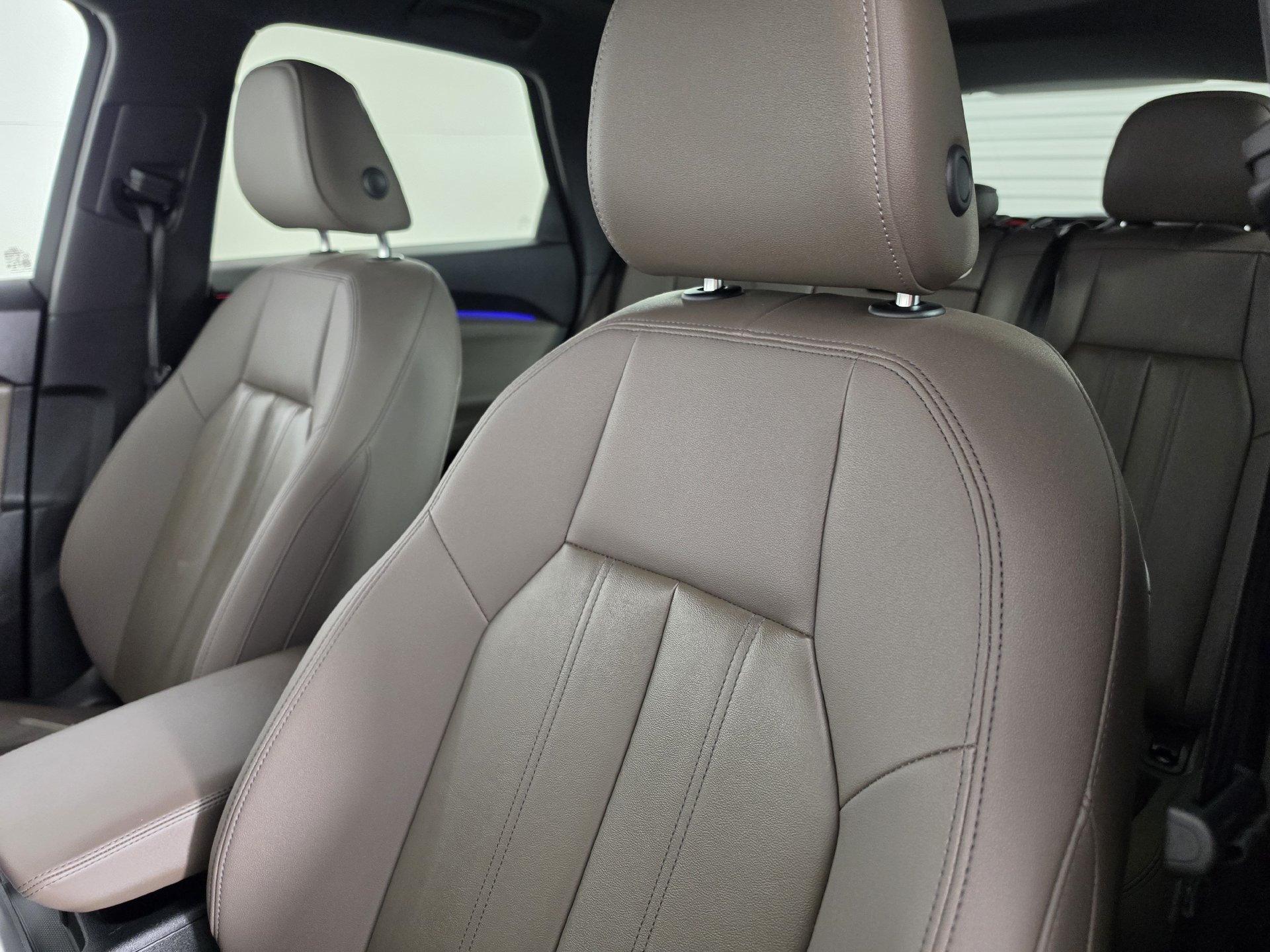 Used 2025 Audi Q5 Premium w/ Convenience Package AWD/4WD image 4