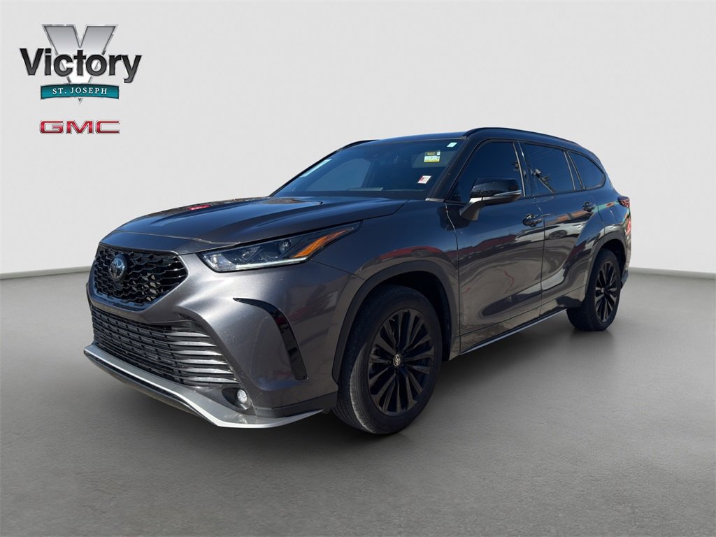Used 2023 Toyota Highlander L image 3