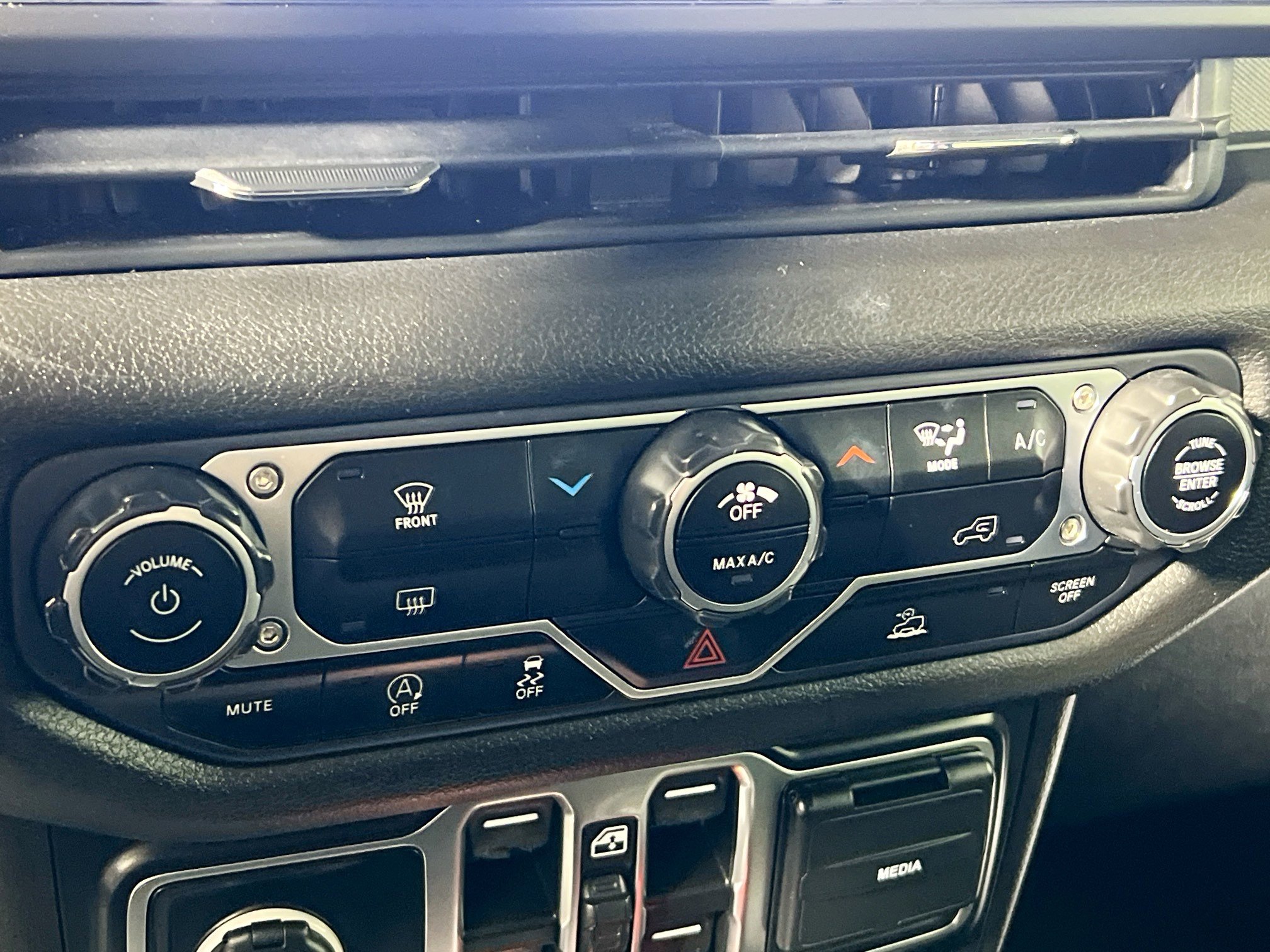 Used 2024 Jeep Wrangler Sport S AWD/4WD image 26