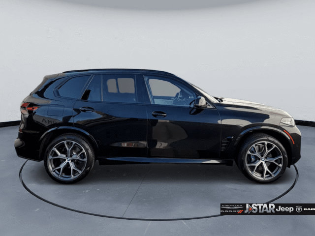 Used 2024 BMW X5 sDrive40i w/ M Sport Package RWD image 4
