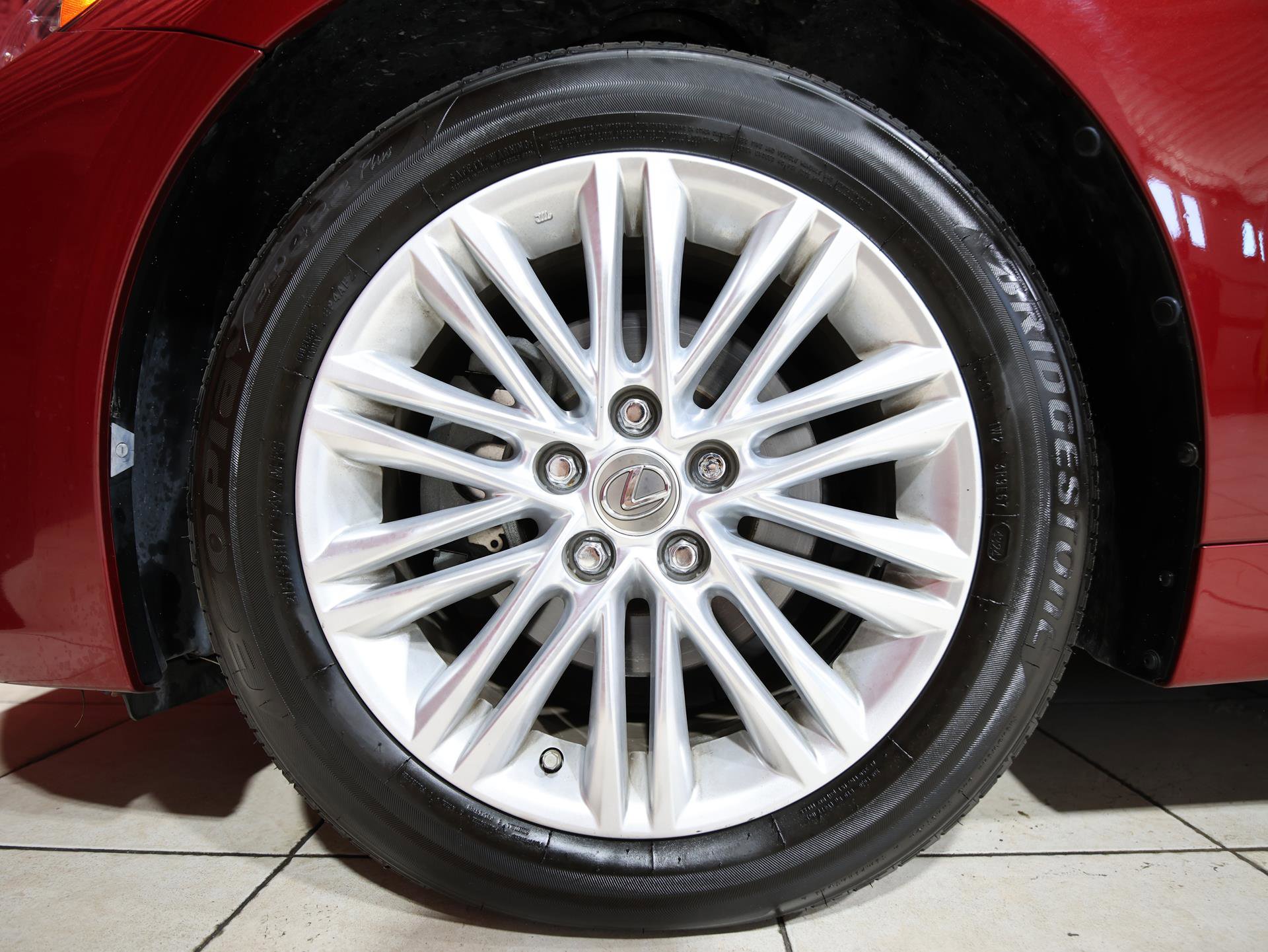 Used 2015 Lexus ES 350 w/ Luxury Package FWD image 7