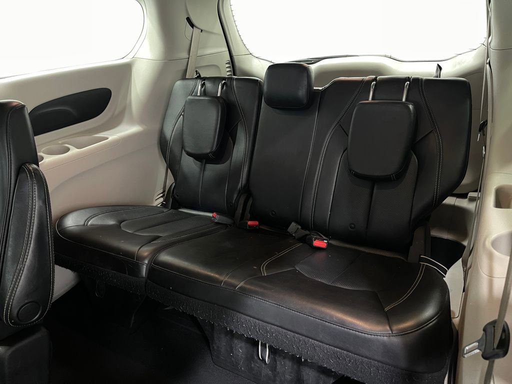 Used 2020 Chrysler Voyager Lxi image 29