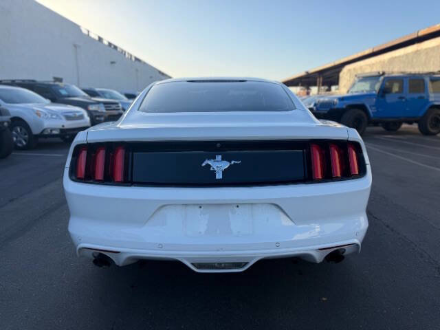 Used 2017 Ford Mustang V6 2dr Fastback image 4