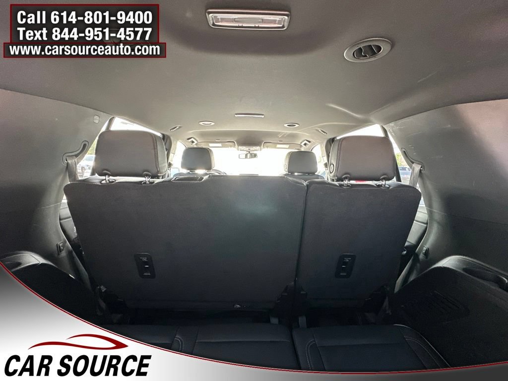 Used 2022 GMC Yukon SLT w/ SLT Luxury Package AWD/4WD image 29