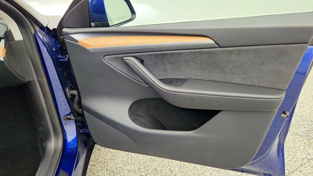 Used 2024 Tesla Model Y Long Range image 28