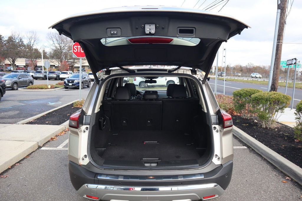 Certified 2022 Nissan Rogue Platinum w/ Head-Up Display Package image 31