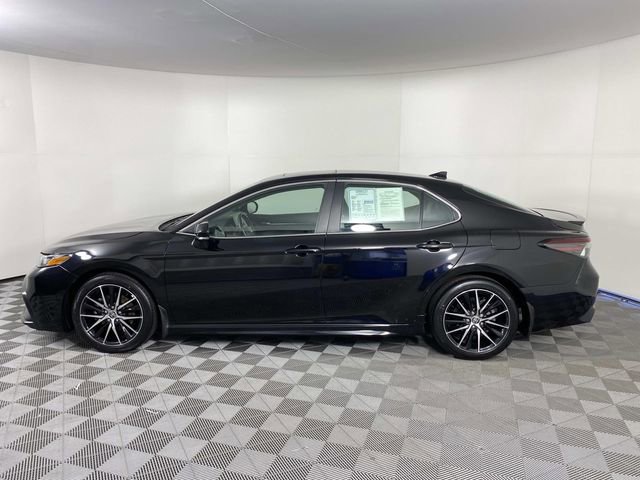 Used 2024 Toyota Camry SE w/ Cold Weather Package AWD/4WD image 5