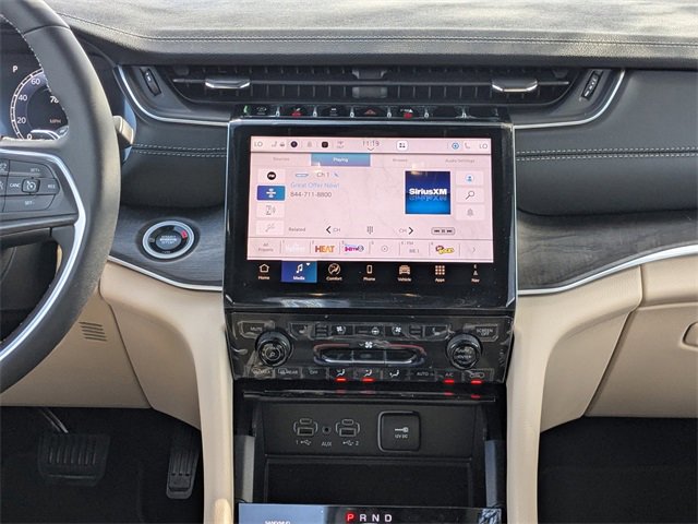 New 2025 Jeep Grand Cherokee Limited image 18