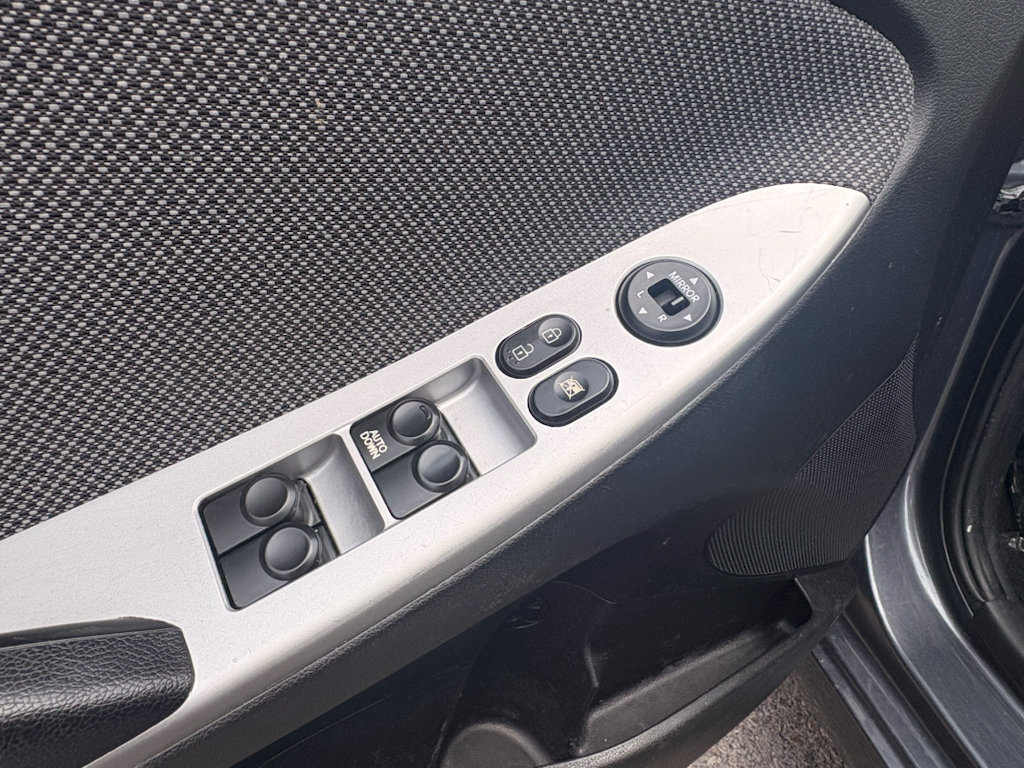 Used 2013 Hyundai Accent GS FWD image 14