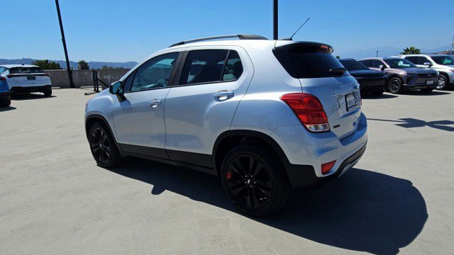 Used 2022 Chevrolet Trax LT w/ Redline Edition FWD image 6