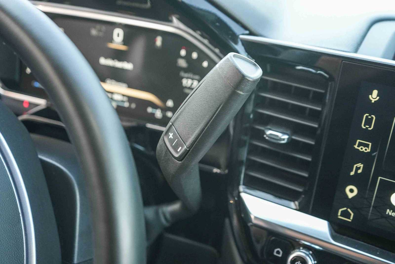Used 2026 GMC Sierra 1500 SLT RWD image 19
