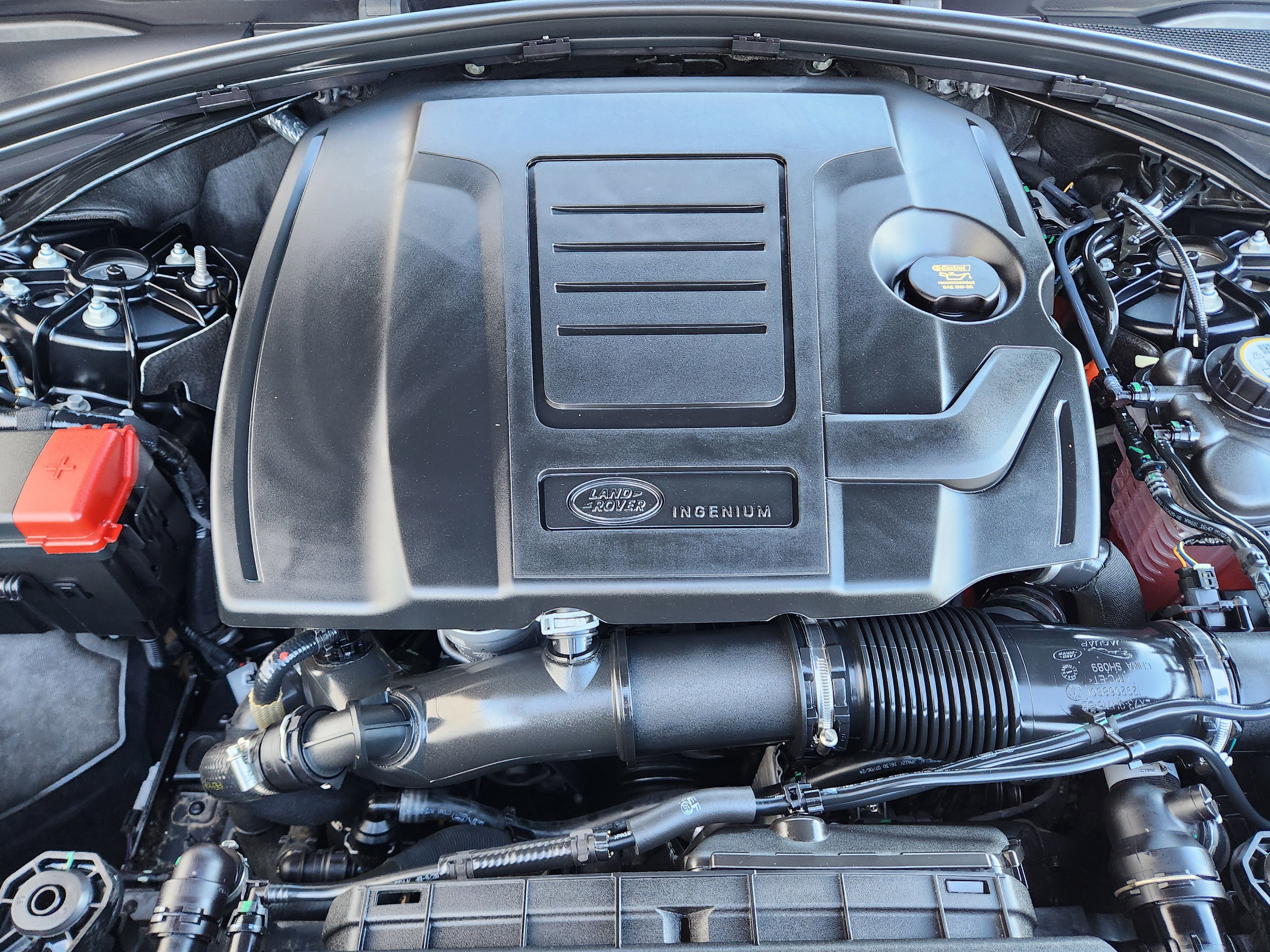 Certified 2026 Land Rover Range Rover Velar Dynamic SE image 33