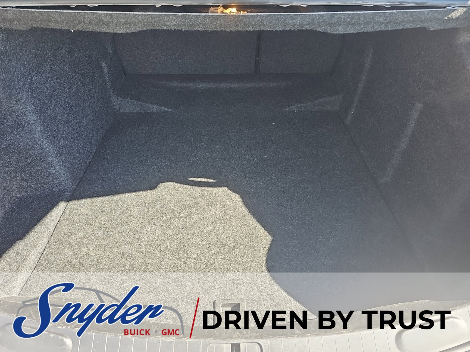 Used 2017 Chevrolet Impala Premier FWD image 23