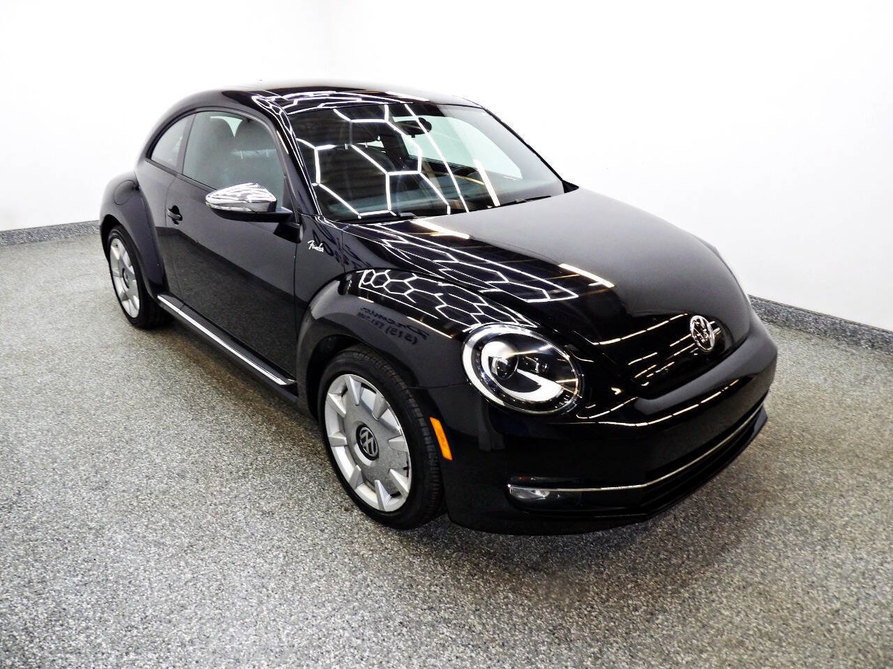 Used 2013 Volkswagen Beetle Turbo FWD image 3