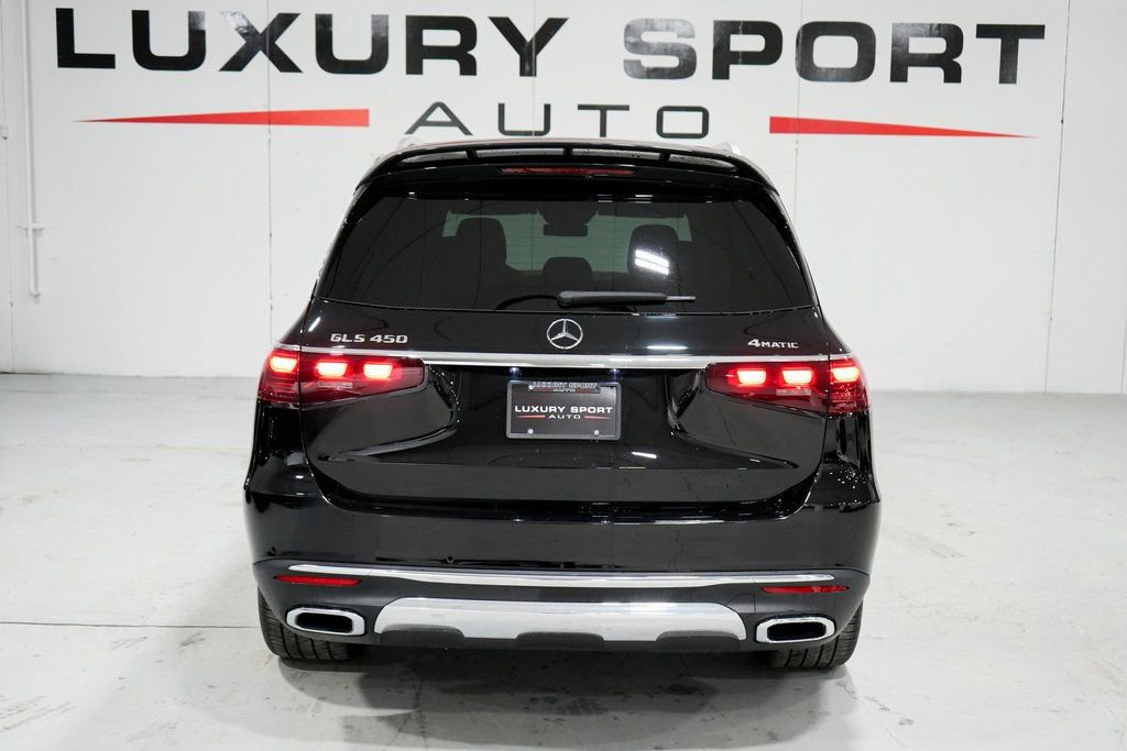 Used 2024 Mercedes-Benz GLS 450 4MATIC image 4