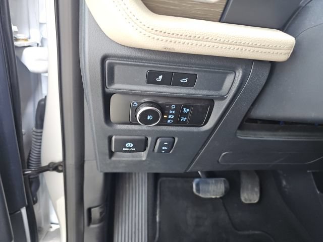 Used 2024 Ford Expedition Limited AWD/4WD image 29