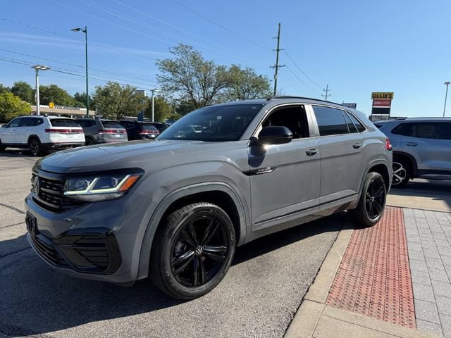 Used 2023 Volkswagen Atlas Cross Sport SEL R-Line AWD/4WD image 3