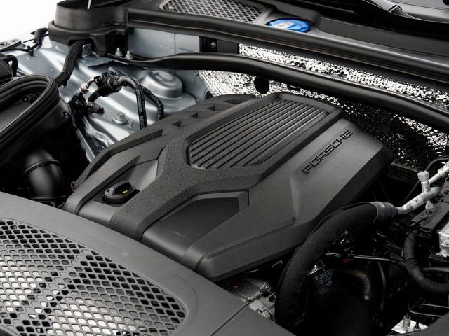 Certified 2025 Porsche Macan image 28